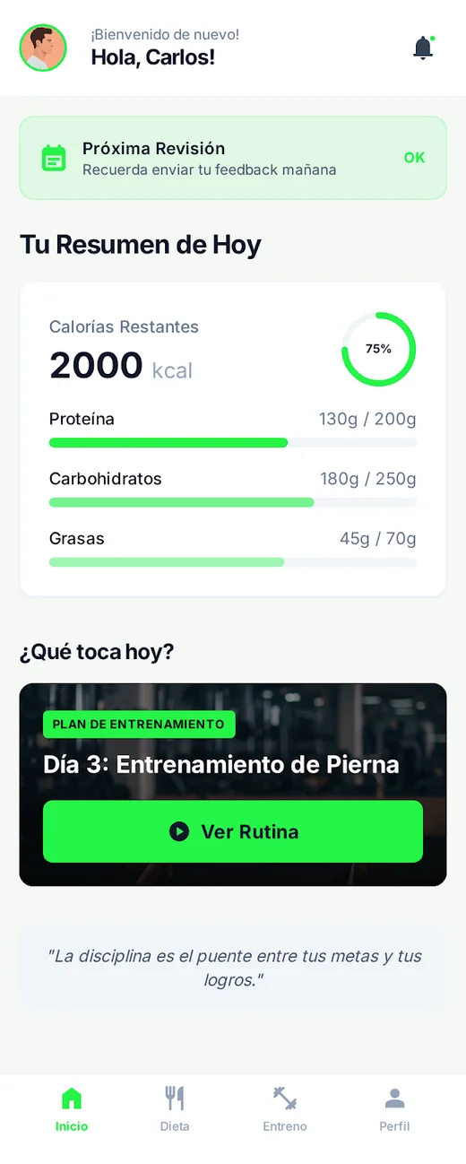 Pantalla de resumen diario con calorías restantes y entrenamiento del día